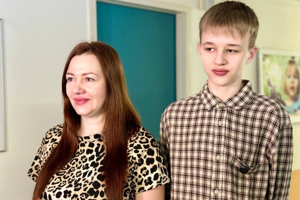    Валентина и ее сын Иван прилетели в Челябинск для смены протеза на сердце. Дарья МАРКОВА