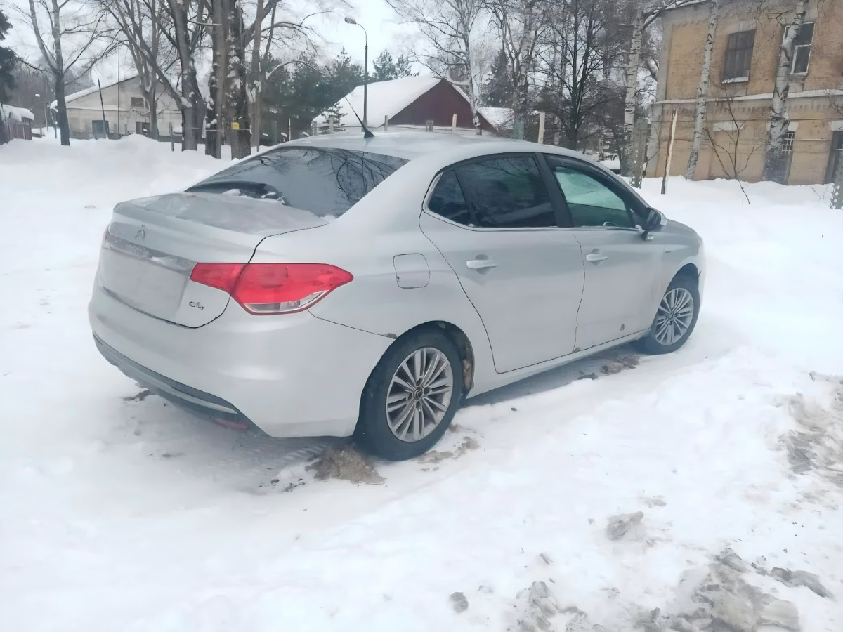В настоящее время арест с машины сняли. Фото УФССП России по Тамбовской области