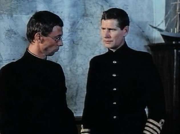 Кадр из фильма. Олег Даль в роли Антона Семёновича и Геннадий Юхтин в роли безымянного чиновника из столичного управления