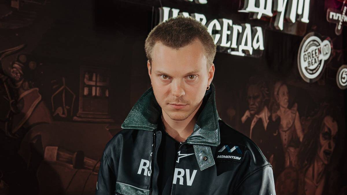    Актер Влад Коноплев на премьере фильма «Король и Шут. Навсегда», в котором он исполнил главную роль Князя / Фото: Пресс-служба Кинопоиска