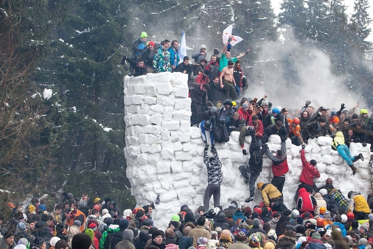 Захват снежной крепости