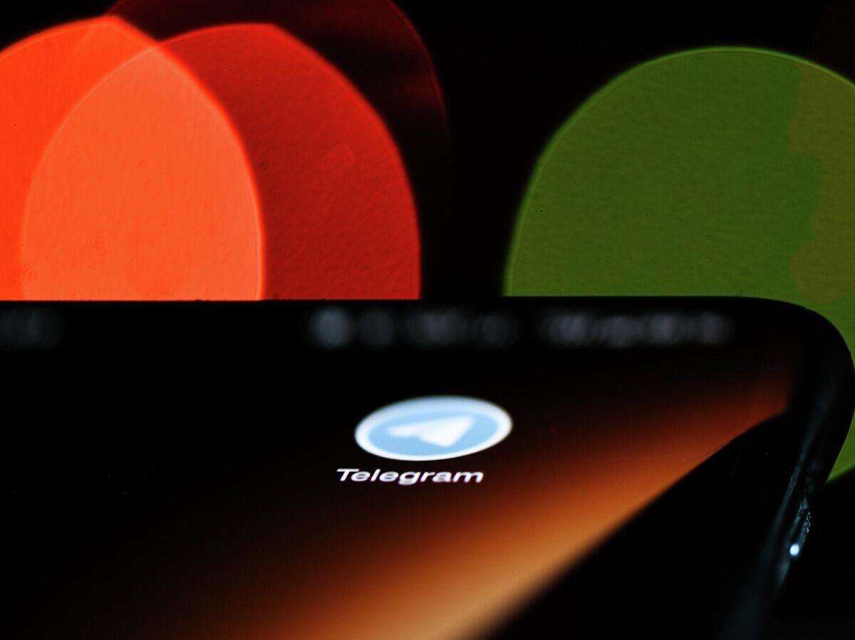    Мессенджер Telegram на экране телефона | © РИА Новости / Владимир Астапкович