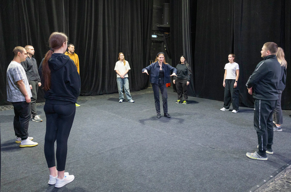    Сотрудники СинТЗ усиливают подготовку к Кубку КВН ТМК через актерские тренинги