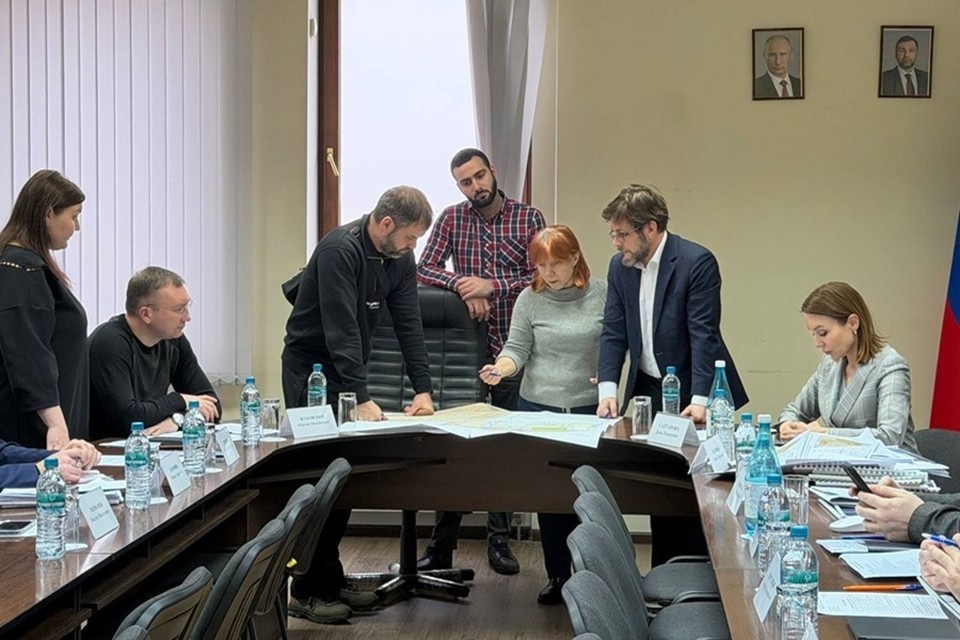    В Минстрое ДНР обсудили реализацию проектов ЕИПП РФ. Фото: Минстрой ДНР