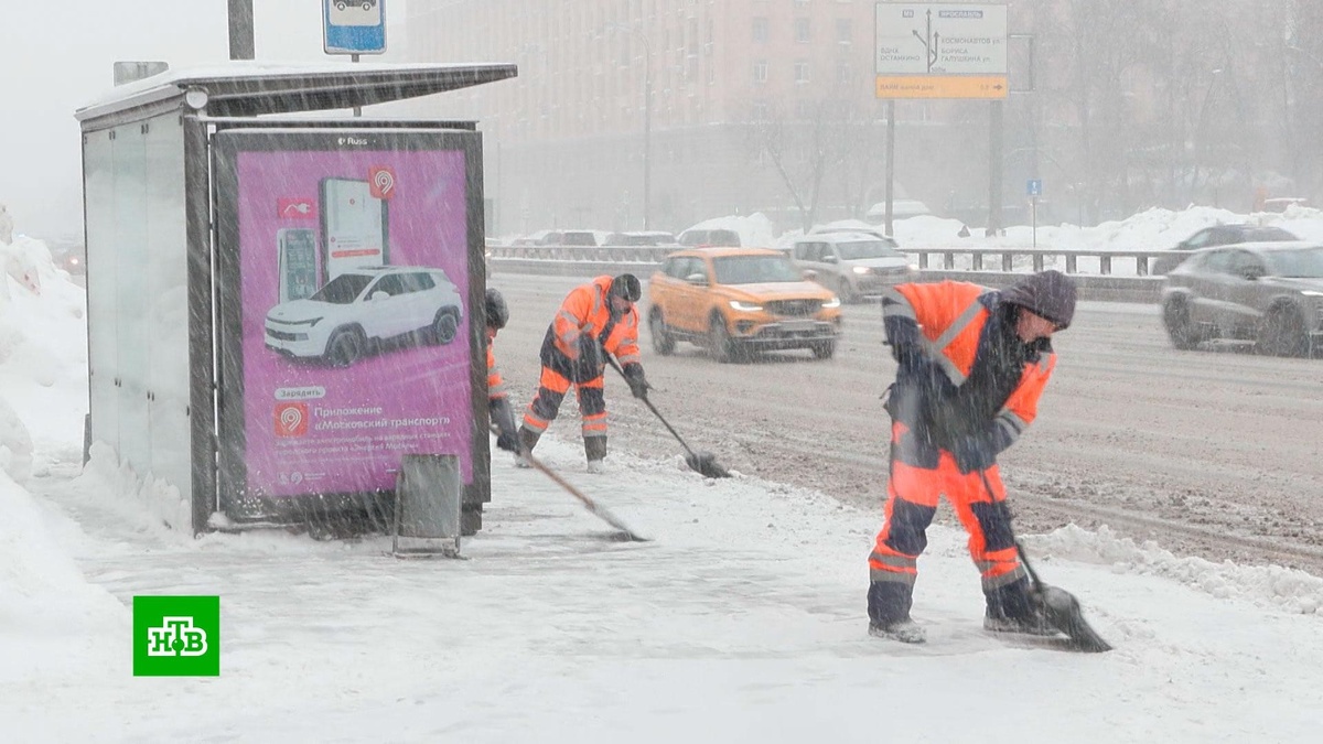    Москва пережила пик очередного мощного снегопада
