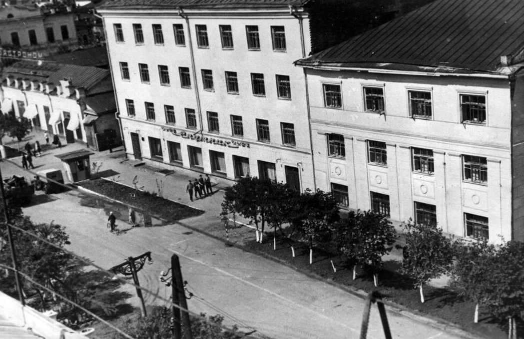 1970 год, улица Первомайская, 8, гостиница «Заря» и кафе «Спутник», автор: Г.И. Попов