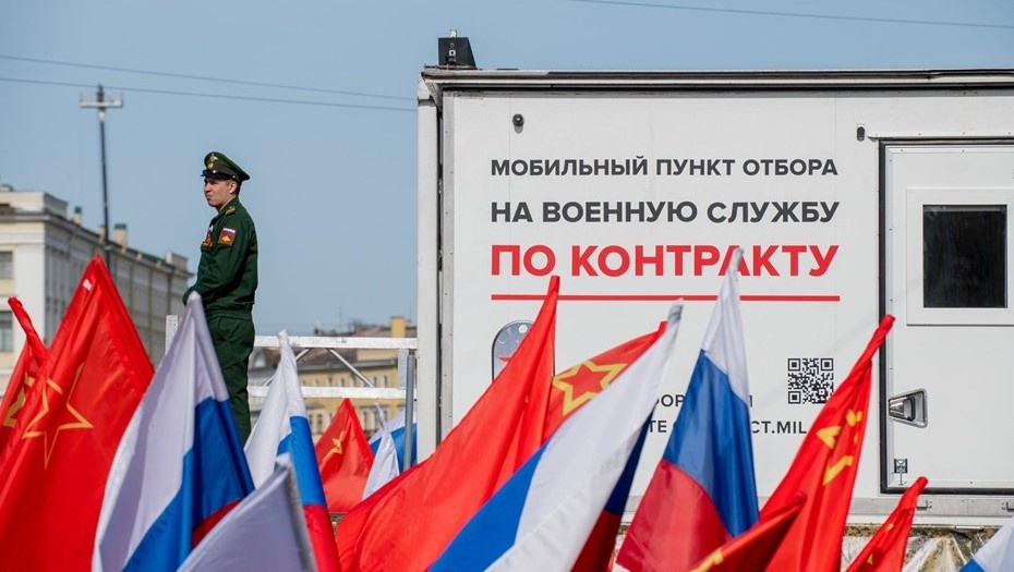    В Ленобласти увеличили выплаты контрактникам Автор фото: Ермохин Сергей"/ДП"