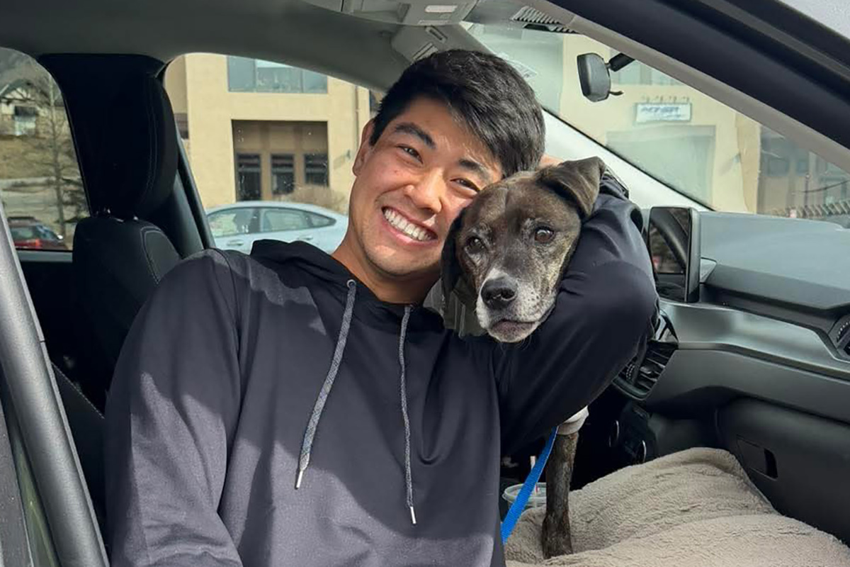 Summit Lost Pet Rescue📷10-летний пес по кличке Роки с хозяином