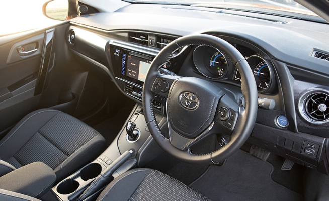 🚗 Названа главная опасность автомобилей с правым рулём