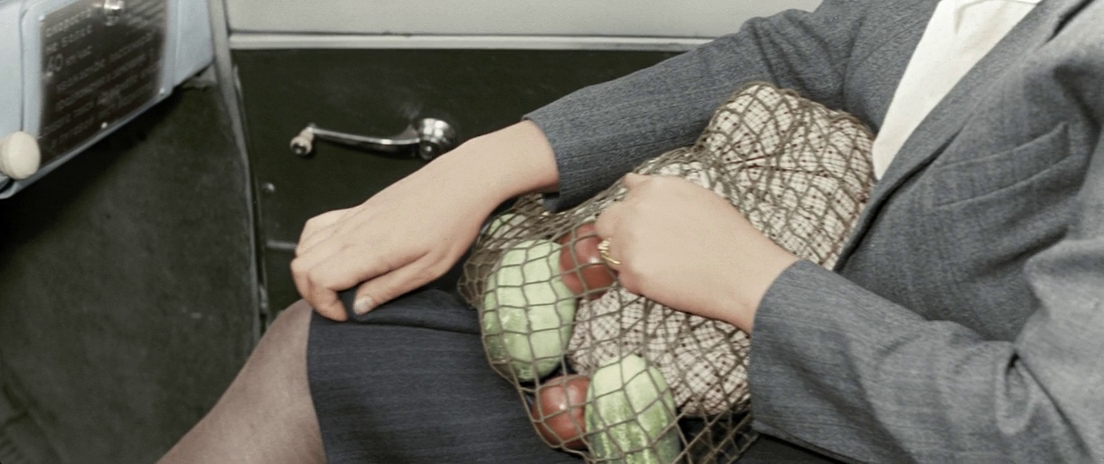 Кадр из фильма "Три тополя на Плющихе" (1968)