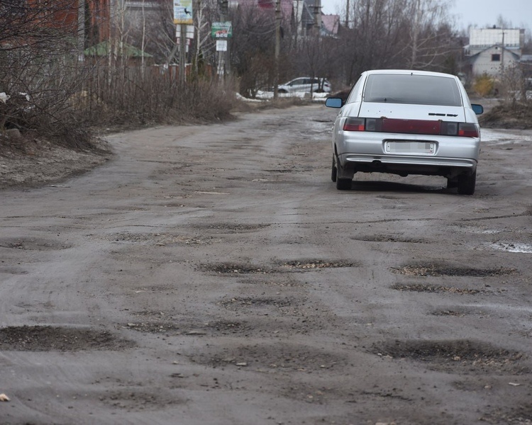     Жителей Курска просят сообщить о проблемных дорогах для ямочного ремонта