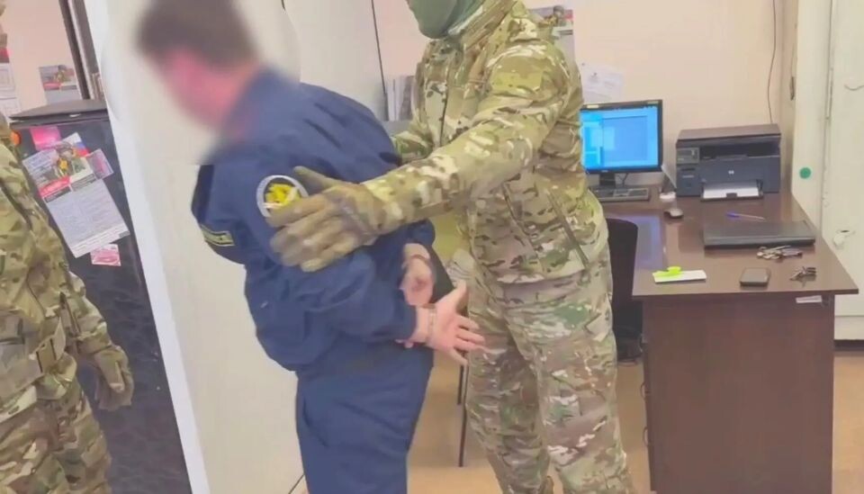    Задержание подозреваемого. Источник: СУ СКР по Алтайскому краю