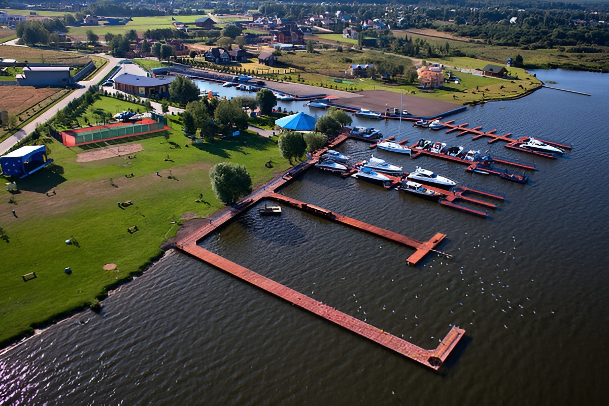 Яхт-клуб недалеко от Москвы