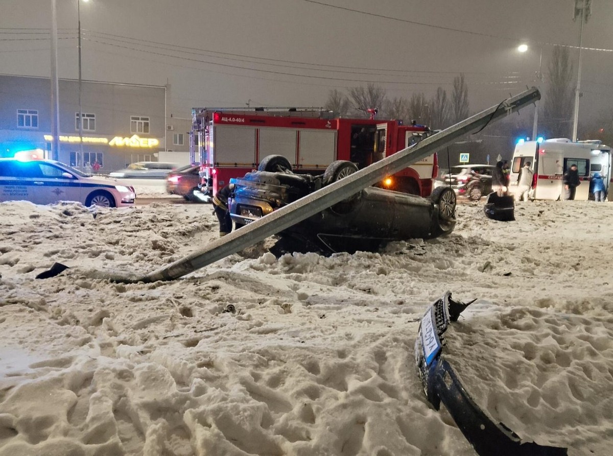     Фото с места происшествия предоставлено пресс-службой ГУ МЧС по Воронежской области