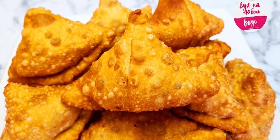 Пирожки-пузырики: Почему ваше тесто никогда не хрустело ТАК? Секрет в «сухом» методе смешивания муки