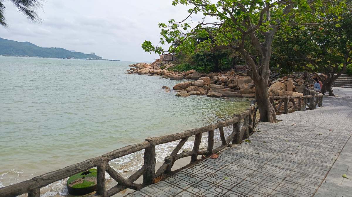 Дорога к саду камней на севере Нячанга