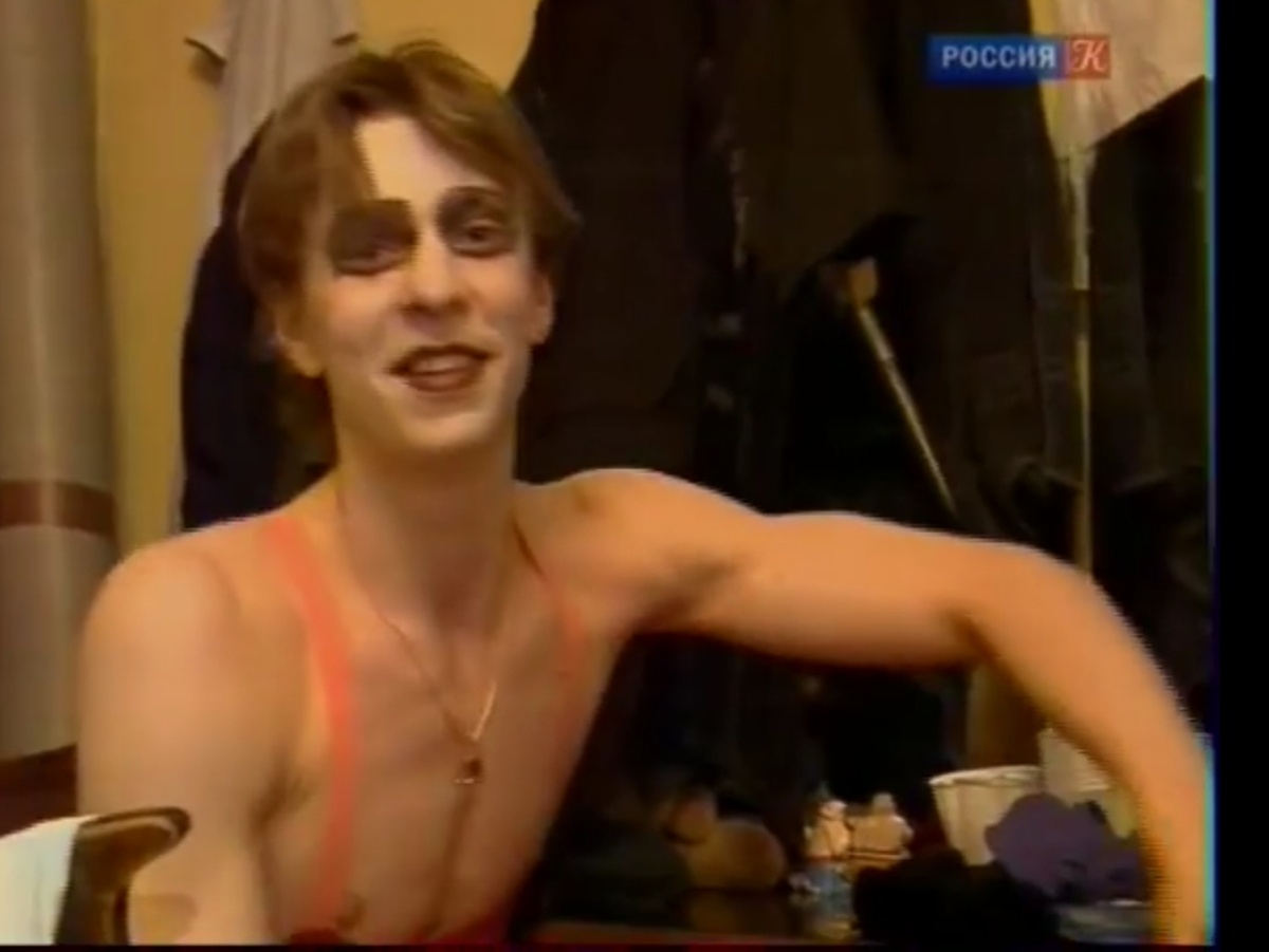 Молодой артист Денис Савин, стоп-кадр, телеканал "Россия. Культура"