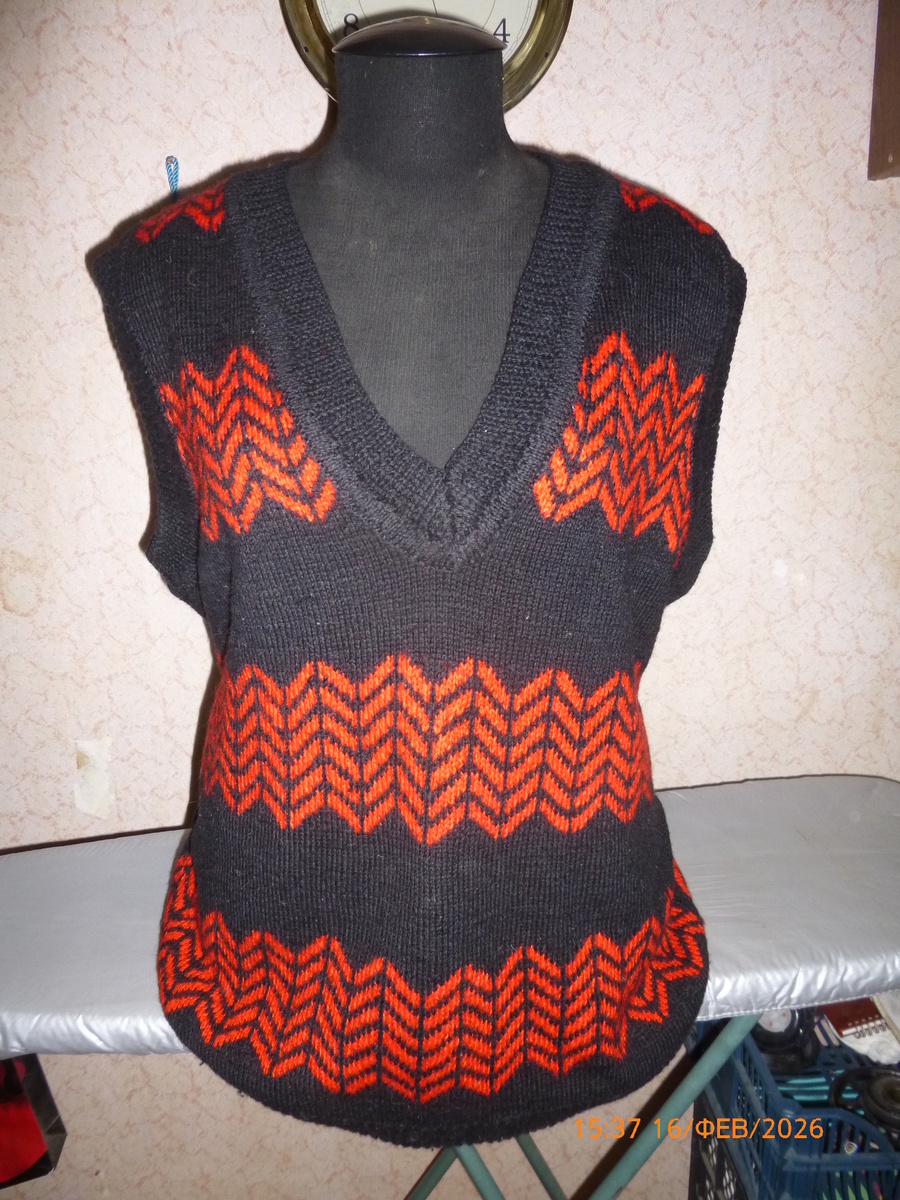 Фото автора. Мой новый жилет.