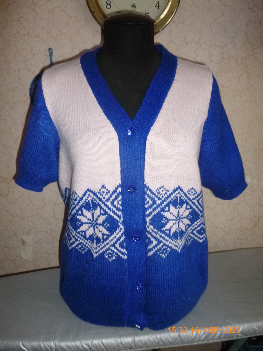 Фото автора. Кофточка моя.