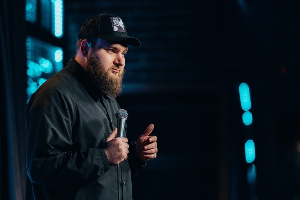    Стендап-комик из Донецка Дмитрий Илюхин. Фото: Официальный сайт артиста