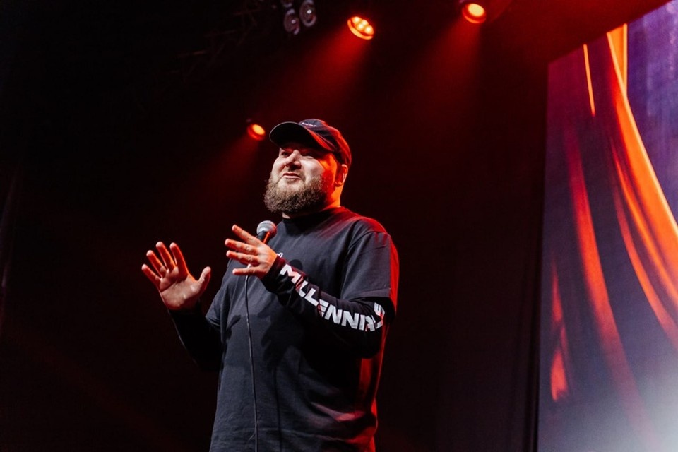    Стендап-комик из Донецка Дмитрий Илюхин. Фото: Официальный сайт артиста