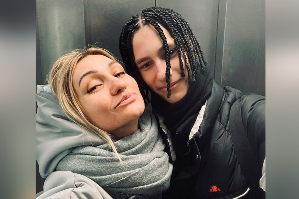    Мама поддерживает желание сына-подростка выделяться. Фото: семейный архив.