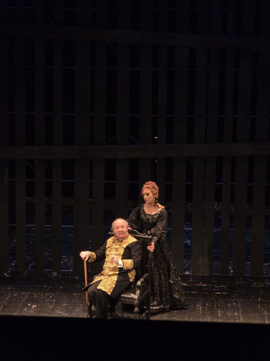 «Бешеные деньги», пьеса А. Н. Островского.