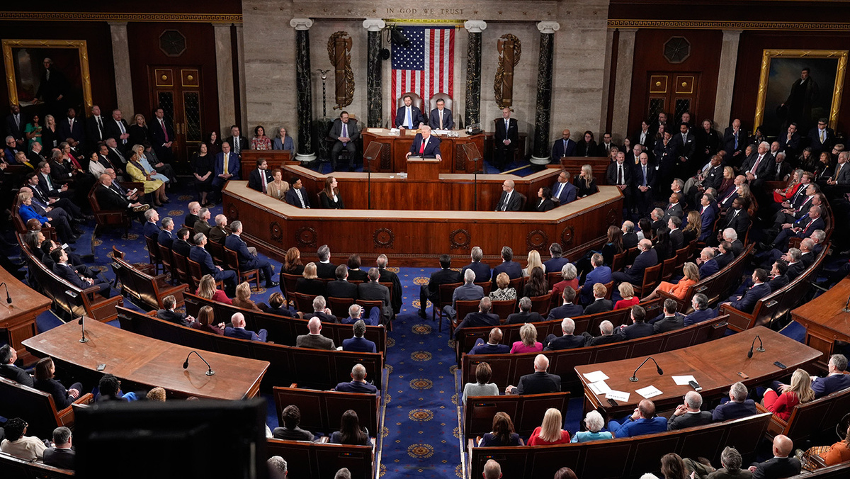   Mark Schiefelbein / AP