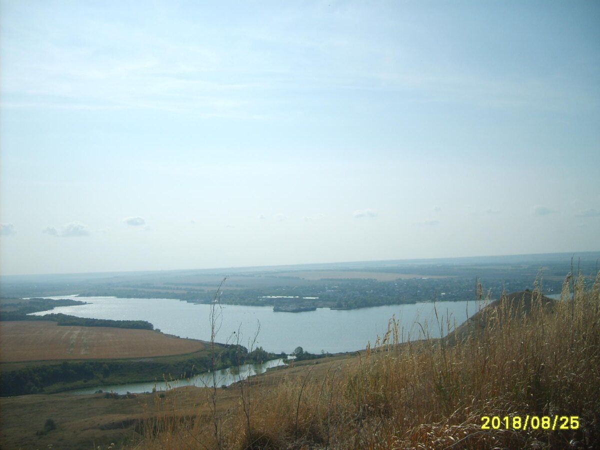 Вот над такими видами тоже не плохо полетать на воздушном шаре или дельтаплане.