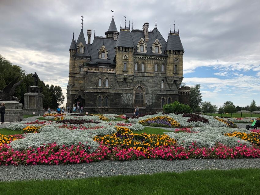 Замок Гарибальди во всей красе. Листайте галерею.