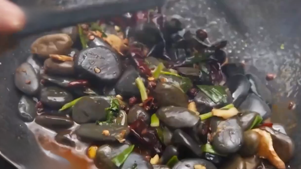 ФОТО: Кадр из программы "Как устроен мир", РЕН ТВ