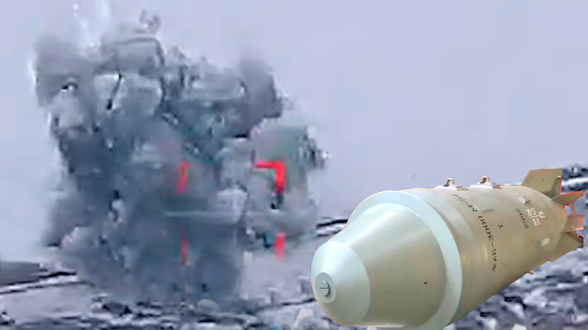 Российский фронтовой истребитель-бомбардировщик Су-34 разрушает бомбой ФАБ-3000 дамбу Украины в Константиновке