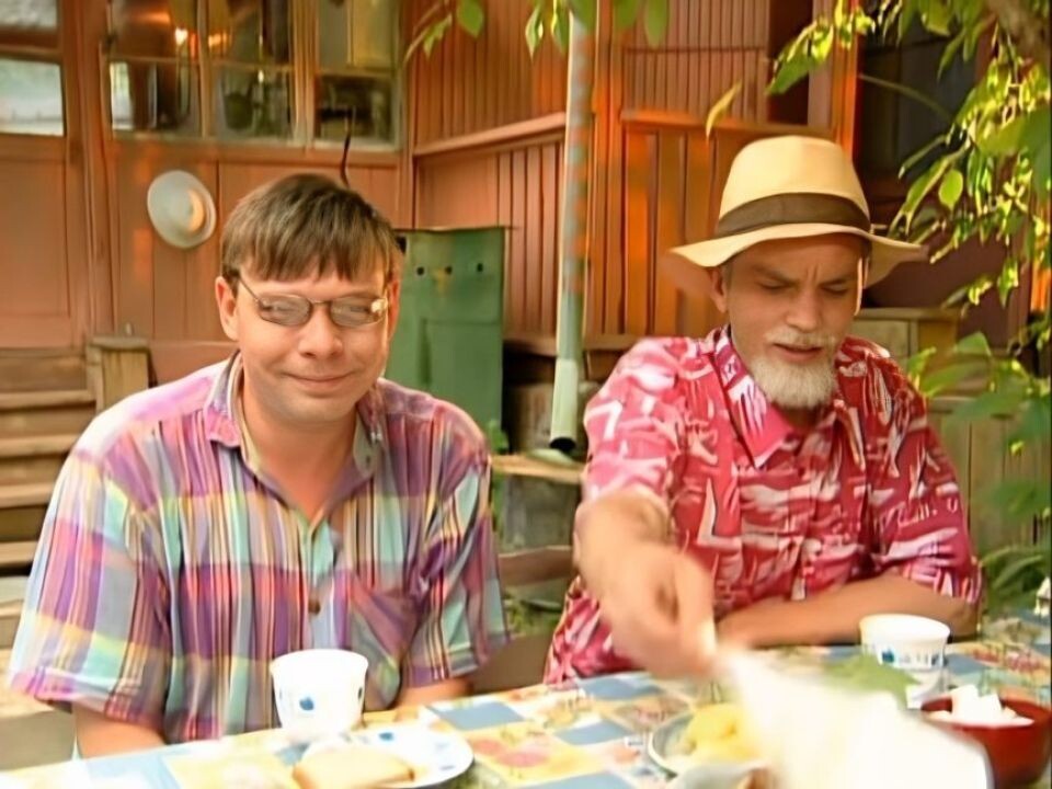    Василий Антонов (справа). Источник: Кадр из шоу "33 квадратных метра"