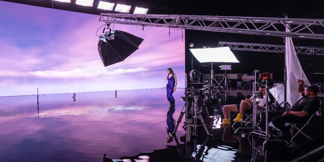 Как создать мечтательную атмосферу с динамичным небом и зеркальной водой