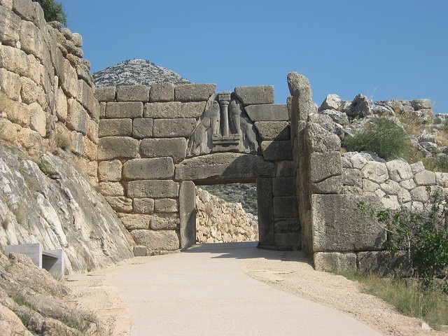 Львиные ворота. Картинка из Дзена.