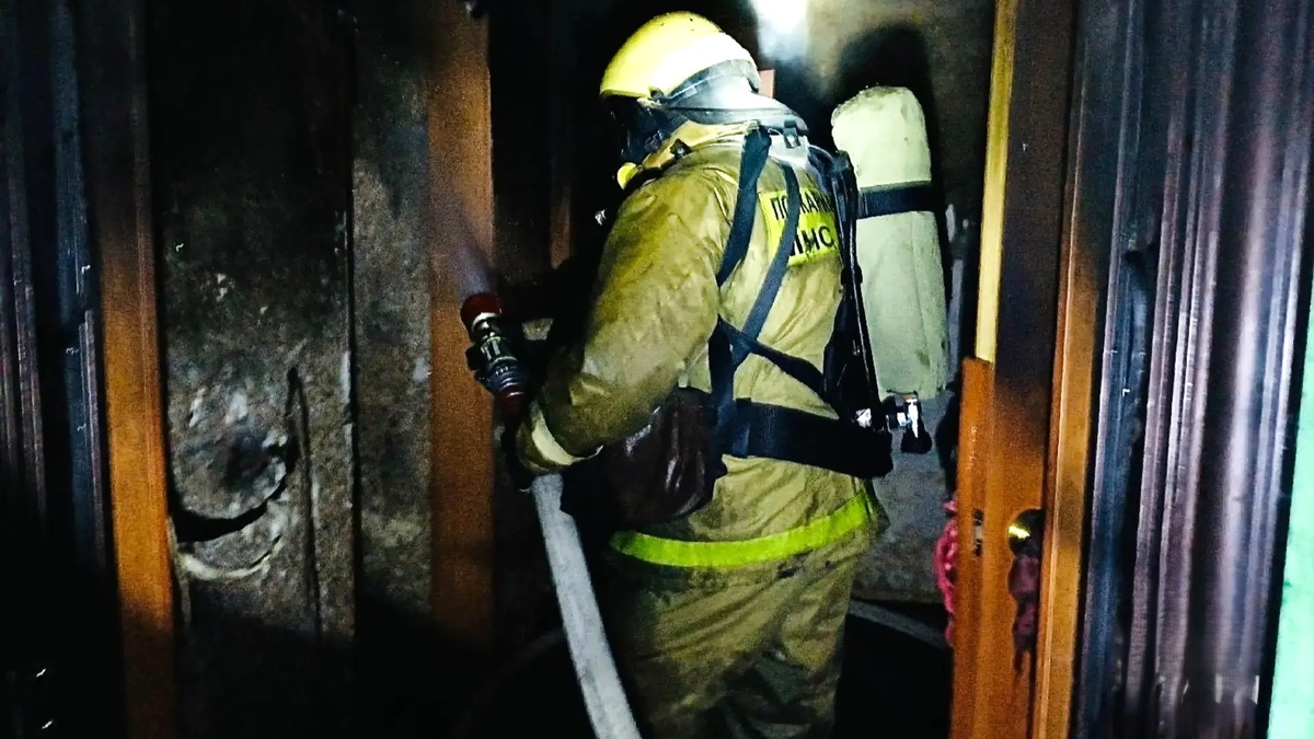    Два человека погибли на пожаре в Пыть-Яхе