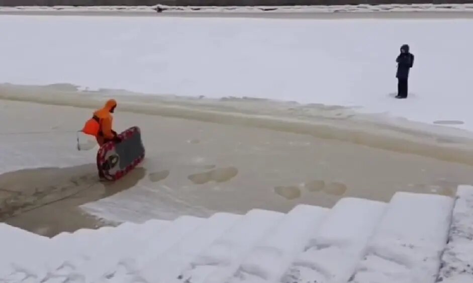    Фото: стоп-кадр видео от пресс-службы комитета по вопросам законности, правопорядка и безопасности Петербурга