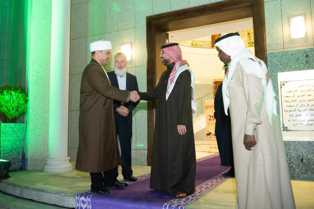    Цветокоррекция оригинального изображения была произведена с использованием ИИ "Ниязов 2.0"