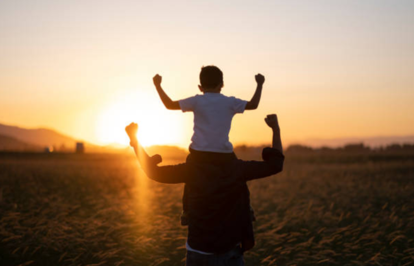 Отец и сын: прогулка