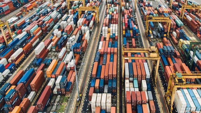     Контейнеры с товарами   
(cc) StockSnap