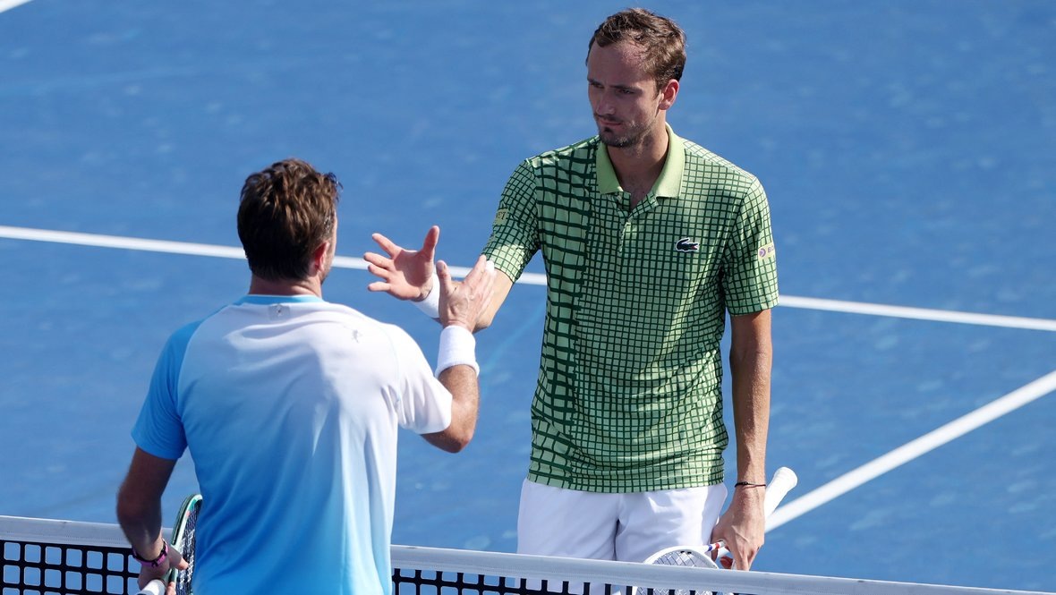    Стэн Вавринка и Даниил Медведев. Reuters