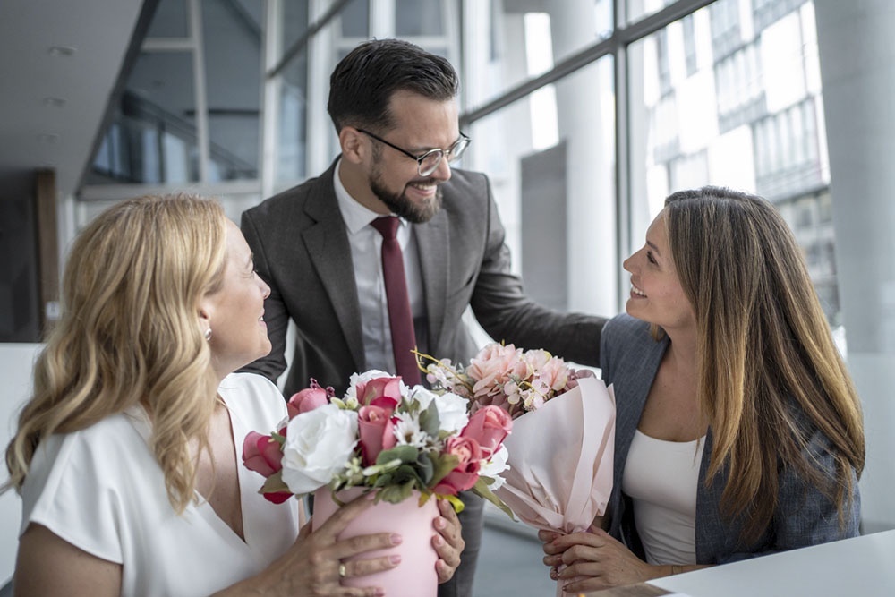    Праздник весны, красоты и женственности объединяет всех, кто хочет выразить уважение, признательность и любовь матерям, сестрам, женам, подругам, коллегам и учителям. Лучший повод сказать спасибо за тепло, мудрость и вдохновение, которые женщины дарят миру каждый день. / iStock