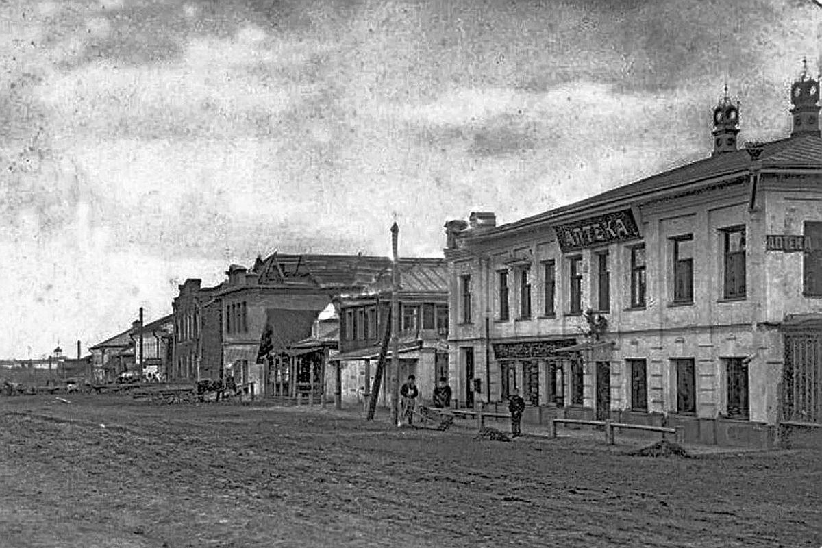    Вольная аптека для отпуска лекарств открылась на улице Нижний Порядок в июне 1865 года и служила гавриловопосадцам до 2025 года. / pastvu.com