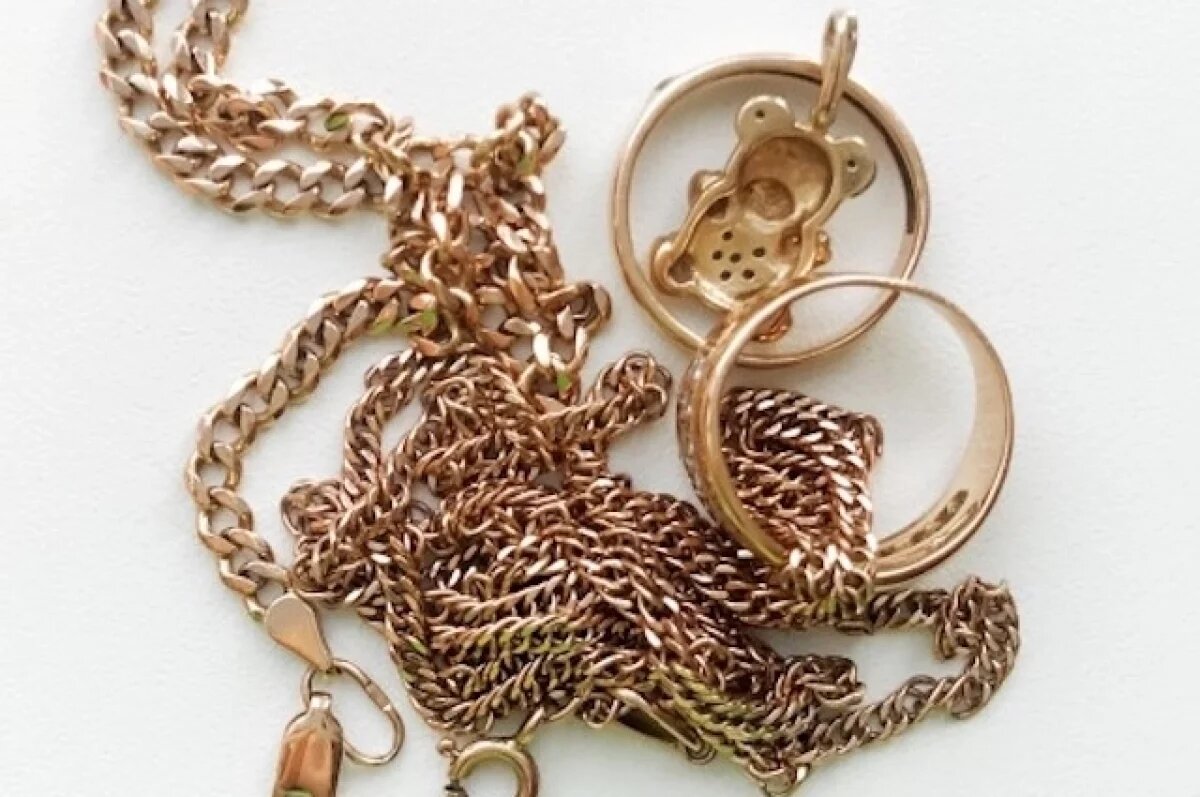    Пенсионерка из Ржева лишилась золота, поверив кавалеру на 20 лет младше её