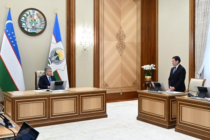 Президент Узбекистана определил меры по расширению парка грузовых вагонов