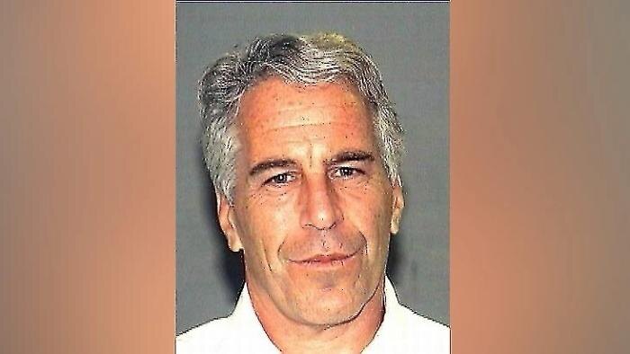 Джеффри Эпштейн. Обложка © Wikipedia / Palm Beach County Sheriff's Departmen