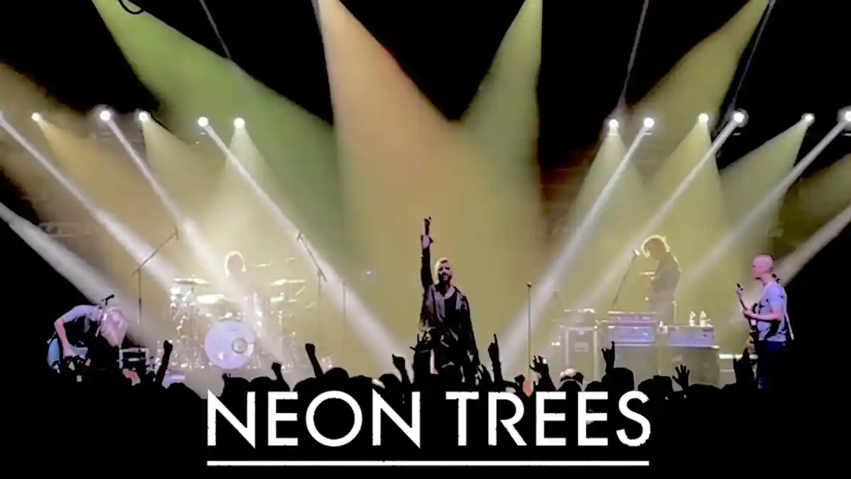 ORLANDO — Corey Easterbrook предпочитает работать по ситуации — будь то световые шоу в импровизационном режиме или новые, неожиданные возможности. Дружелюбный владелец Hot House AV успел сделать и то и другое за последние 18 месяцев, отрабатывая регулярную серию разовых концертов поп/рок-группы Neon Trees.