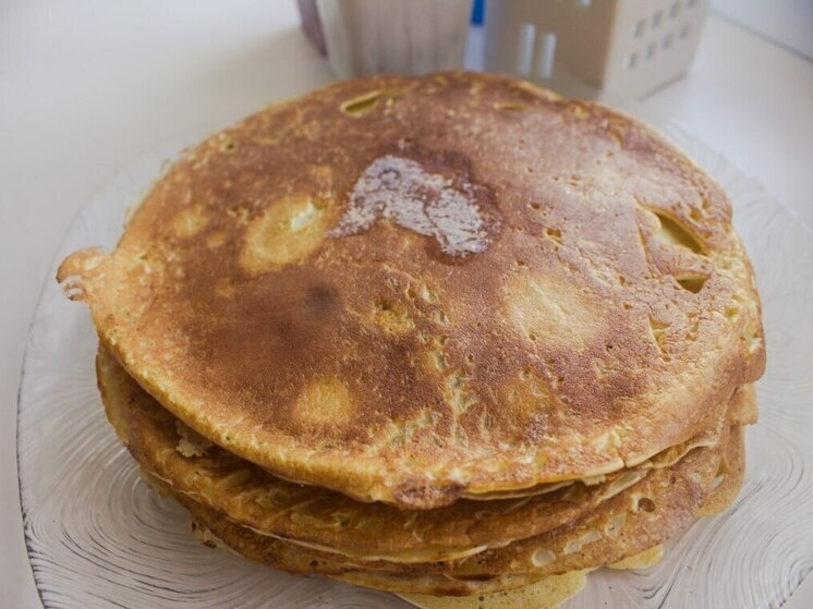     Угощение готовили также участницы конкурсов красоты и материнства «Миссис Великий Новгород». Фото: Архив МК в Великом Новгороде