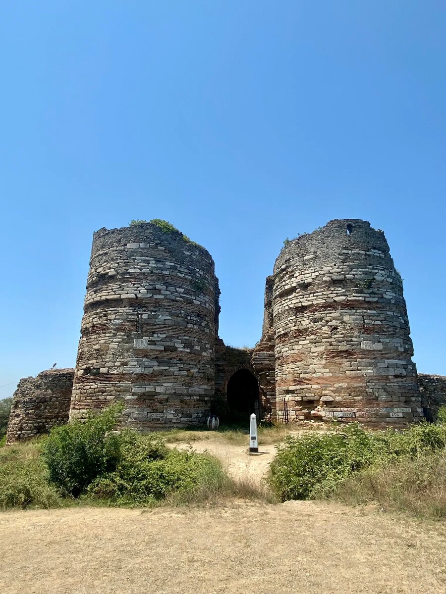 Крепость Yoros