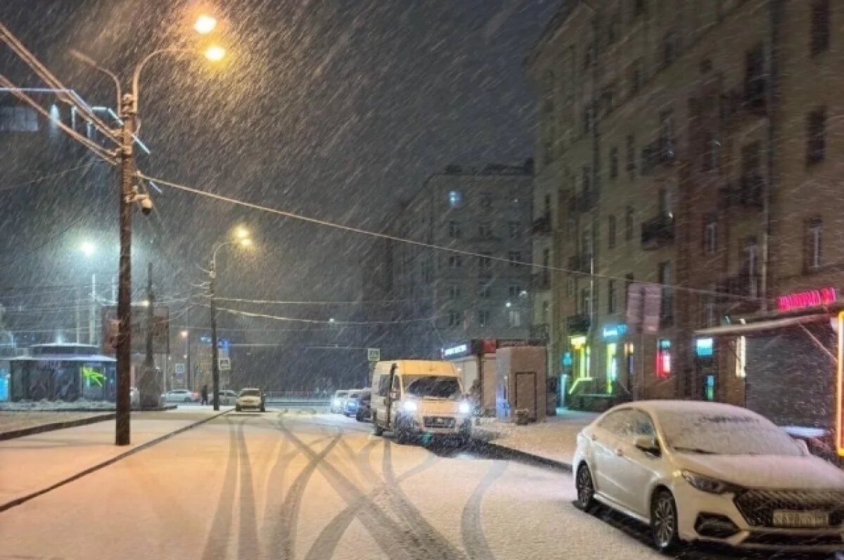    «Жёлтый» уровень опасности в Петербурге продлили из-за мощного снегопада